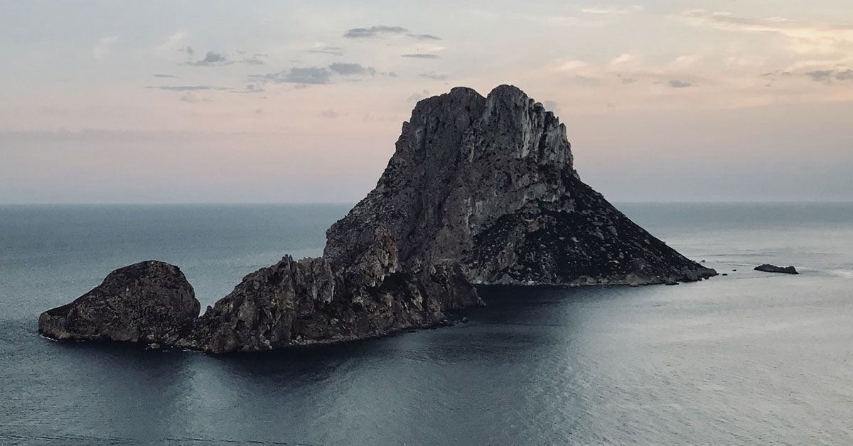 es vedra al atardecer