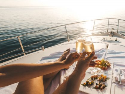 yacht-white-with-people-3.min_-418x315_1.jpg